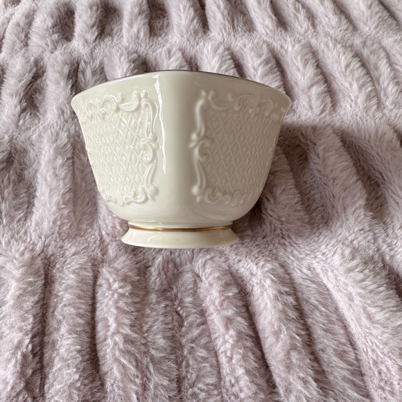 Lenox Other - Beautiful little Lenox candy dish bowl